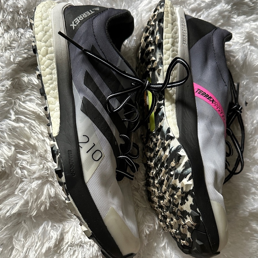 adidas White and Black Athletic Shoes - Picture 2 of 7